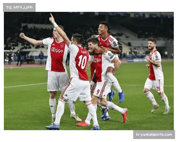 阿贾克斯3-2险胜PSV埃因霍温 国家德比精彩纷呈